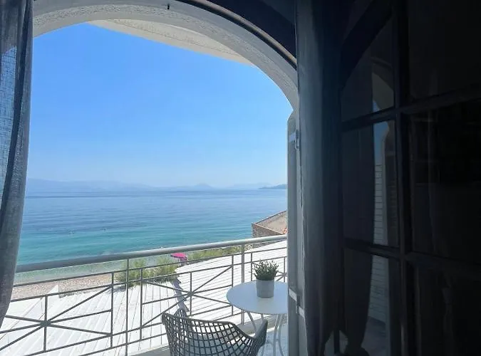 Blue Wave Apartment
