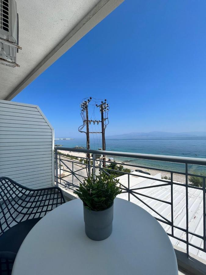 Blue Wave Apartment *